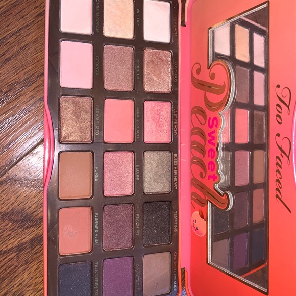 Too Faced sweet peach makeup palette - Picture 4 of 4
